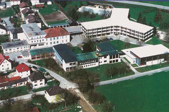 Neubau Kinderheim und Förderschule Antoniushaus Marktl 1974